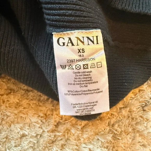 GANNI navy and red sweater. Harrison style with scallop trim - Picture 3 of 5